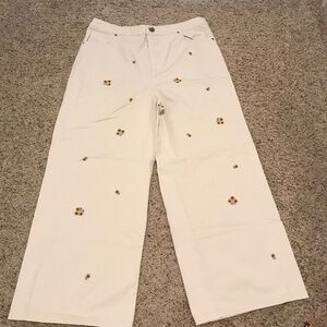 Cute sunflower cropped pants